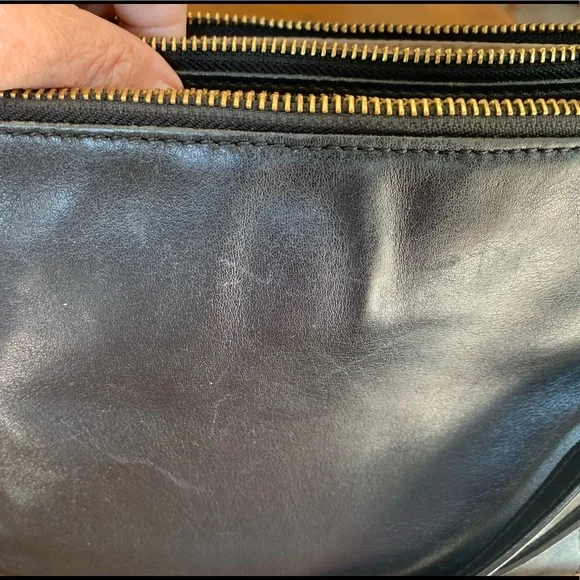 Lo & Sons Pearl Black Crossbody Bag - Picture 3 of 16
